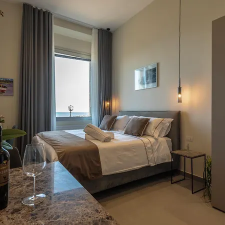 Alta Marea Apulia Sea View 公寓 巴里